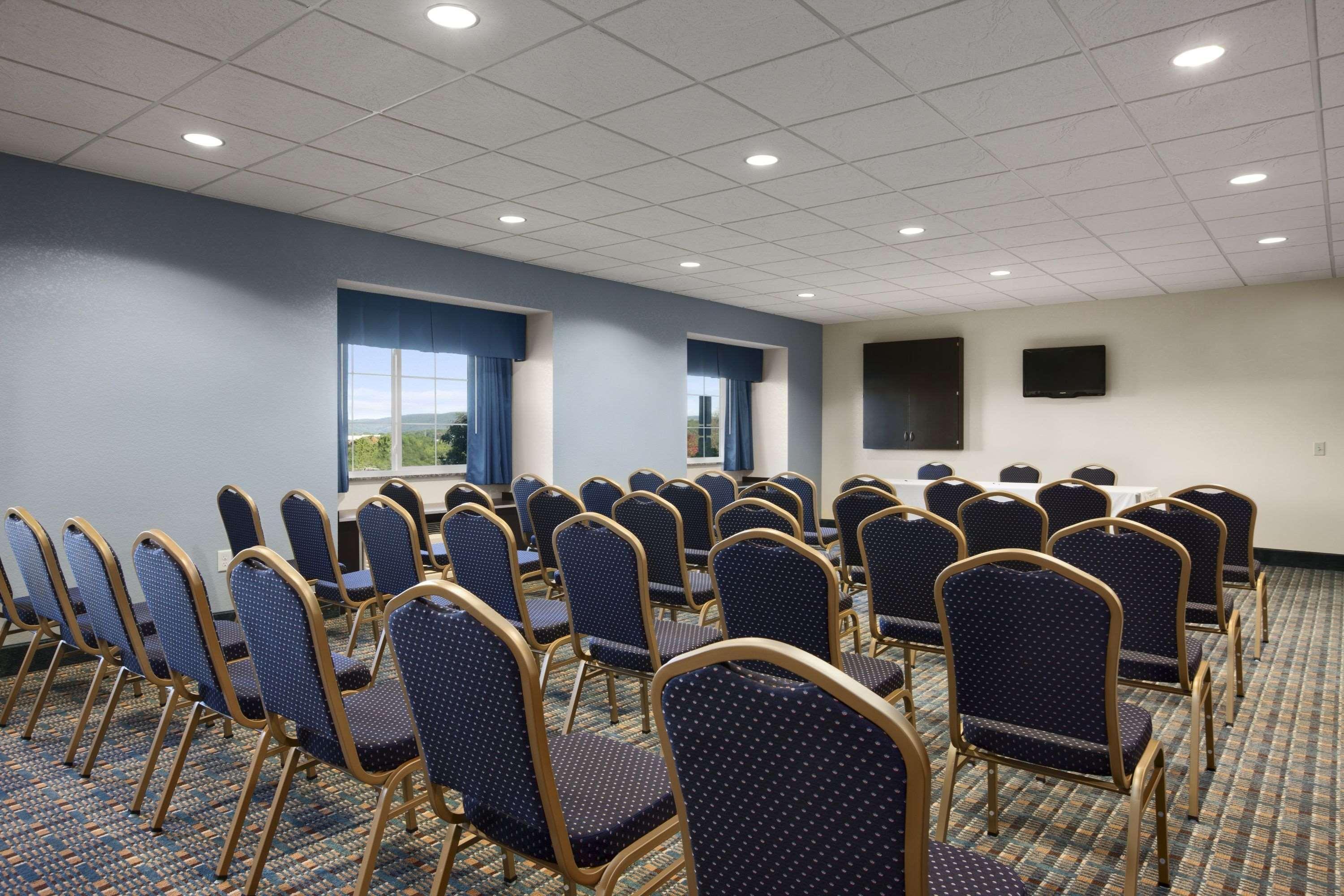 Spark By Hilton Wilkes Barre Esterno foto